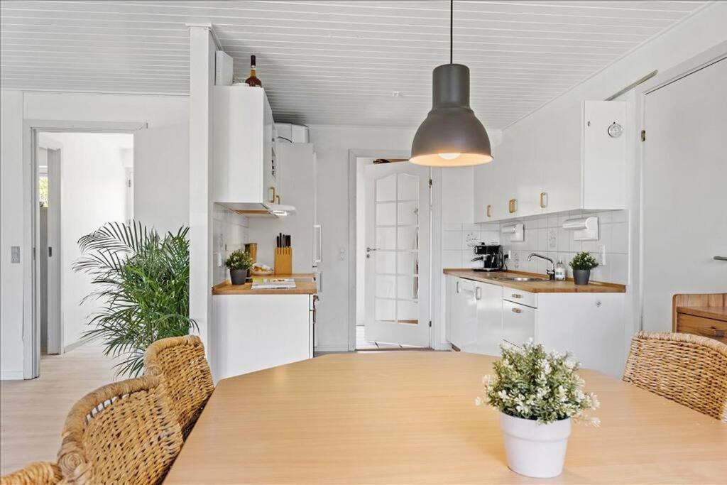 House Near Public Transport Villa Lystrup Eksteriør billede